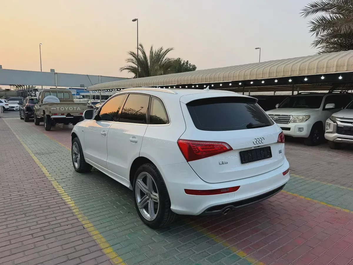 AUDI Q5 V6 3.2-3-3