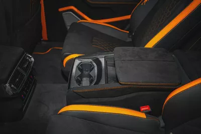 URUS PERFORMANTE | FULL CARBON INT/EXT | EXTENDED PERFORMANTE TRIM | SUNSHINE PACKAGE-16
