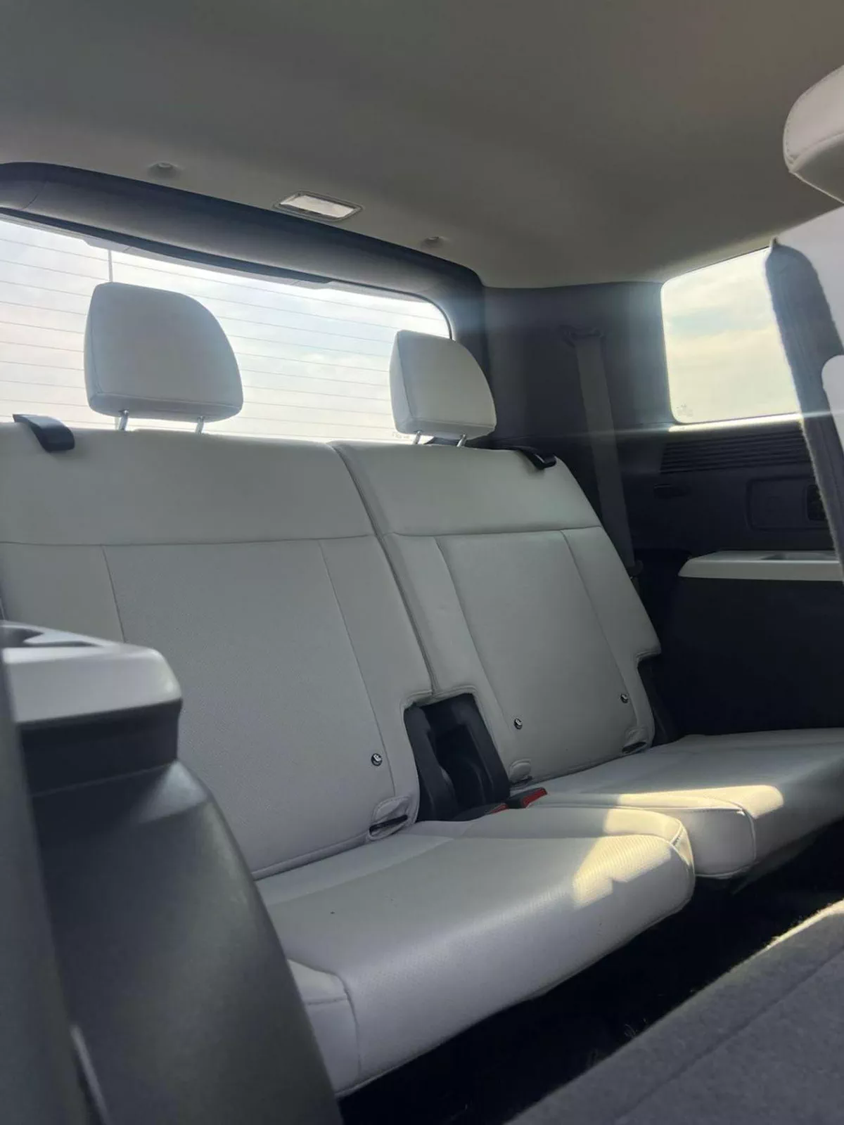 Hyundai Santa Fe  2025 Hyundai Santa Fe New Shape 2.5L V4 - Leather seat - Auto Trunk - 7 Seater - 12000-16-0