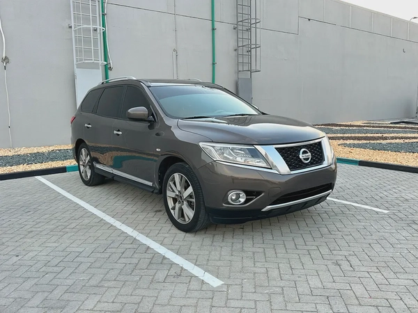 Nissan Pathfinder SV 2015 - GCC Specs - Well Maintained