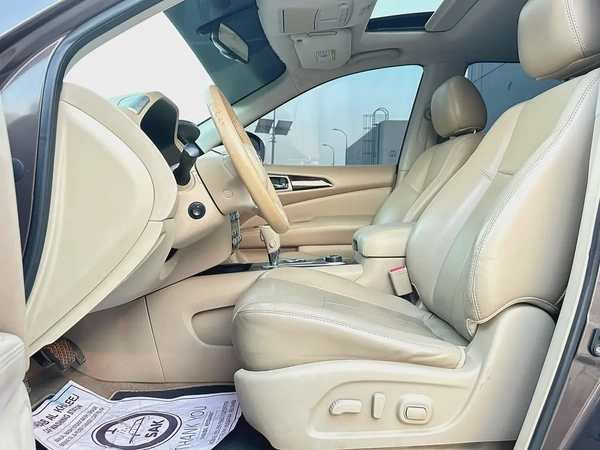 Nissan Pathfinder SV 2015 - GCC Specs - Well Maintained