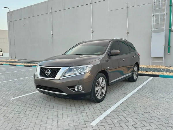 Nissan Pathfinder SV 2015 - GCC Specs - Well Maintained