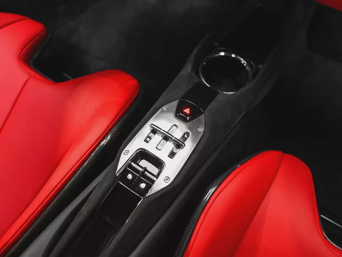 SWAP YOUR CAR for 2024 296 GTB-FREE CONTRACT SERVICE UNTIL 10/2031-CARBON SEATS AND INTERIOR-LIFTING-12-12