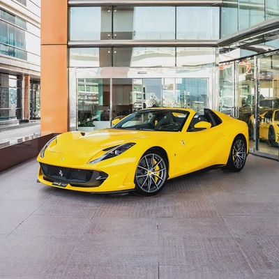 2022 FERRARI 812 GTS( FULL CARBON BODY)  DONE ONLY 3000KM-0