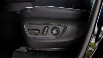 Toyota Land Cruiser VXR 3.3L diesel MY2025-19