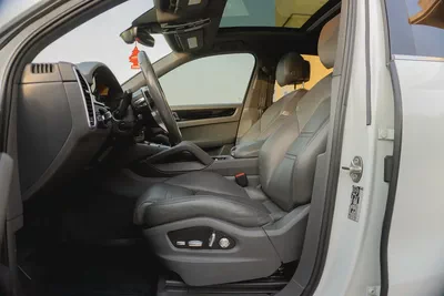Porsche Cayenne Standard 2019-16