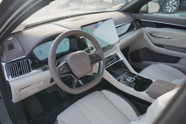 BYD Song Plus 2025 Smart Driving Edition 605km Flagship Silver 0Km
