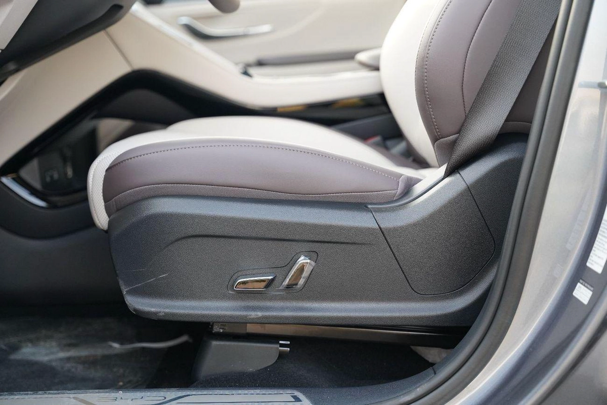 BYD Song Plus 2025 Smart Driving Edition 605km Flagship Silver 0Km-18-18
