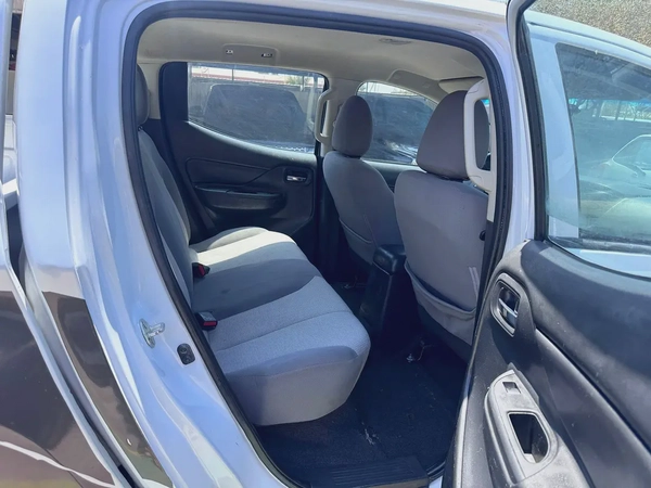 MITSUBISHI L200 4*4 PETROL