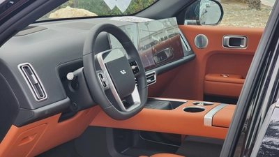 Li Auto L7 Ultra (Black Orange)-6