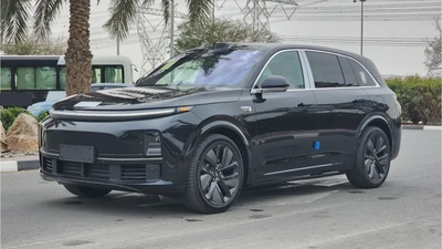 Li Auto L7 Ultra (Black Orange)-3