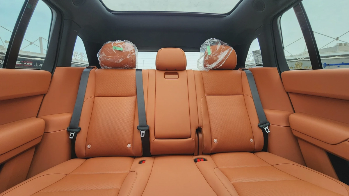 Li Auto L7 Ultra (Black Orange)-13-13
