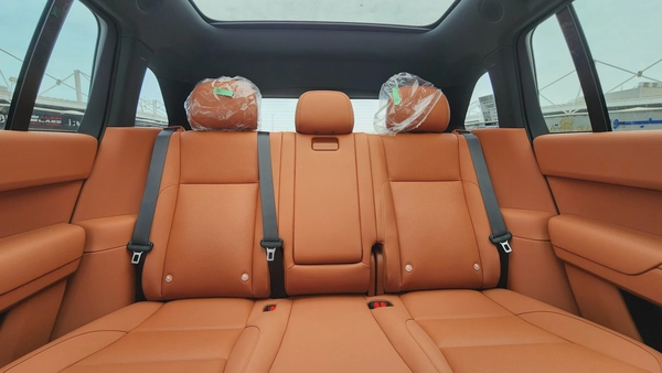 Li Auto L7 Ultra (Black Orange)