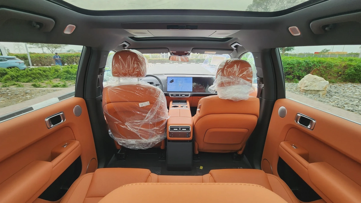 Li Auto L7 Ultra (Black Orange)-11-11