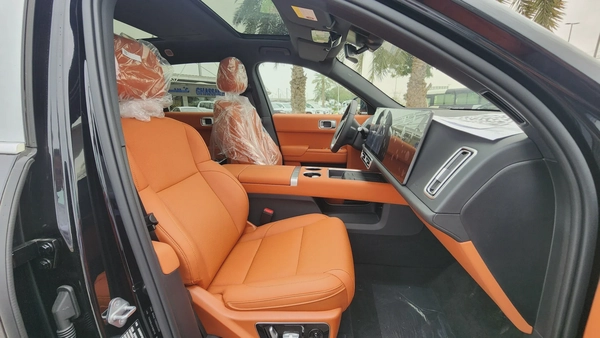 Li Auto L7 Ultra (Black Orange)