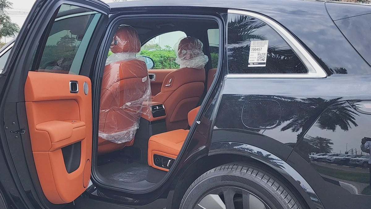 Li Auto L7 Ultra (Black Orange)-20-20
