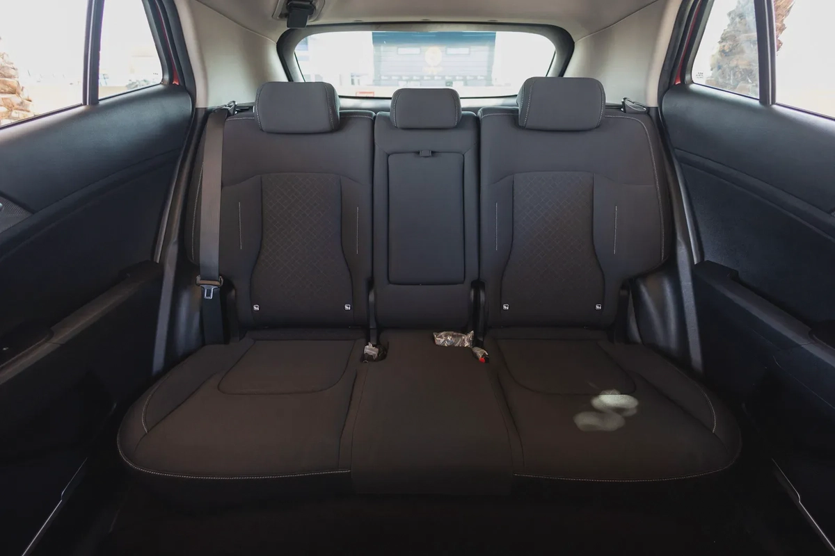 Kia Sportage-8-8