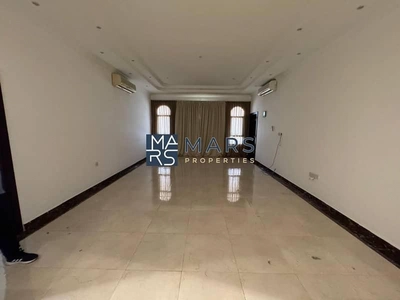 🌟 Luxurious 6-Bedroom Villa with Private Garden in Al Juraina-17