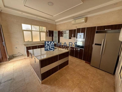 🌟 Luxurious 6-Bedroom Villa with Private Garden in Al Juraina-21