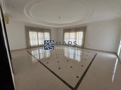 🌟 Luxurious 6-Bedroom Villa with Private Garden in Al Juraina-23