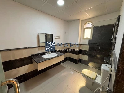 🌟 Luxurious 6-Bedroom Villa with Private Garden in Al Juraina-28