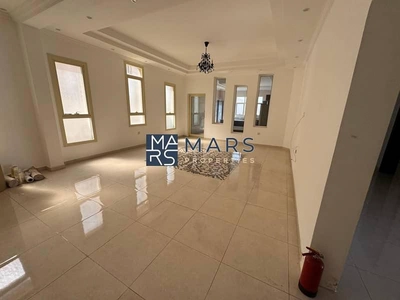 🌟 Luxurious 6-Bedroom Villa with Private Garden in Al Juraina-2