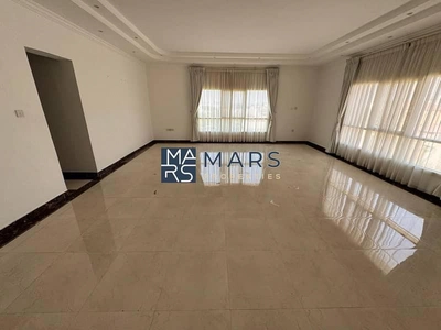 🌟 Luxurious 6-Bedroom Villa with Private Garden in Al Juraina-8