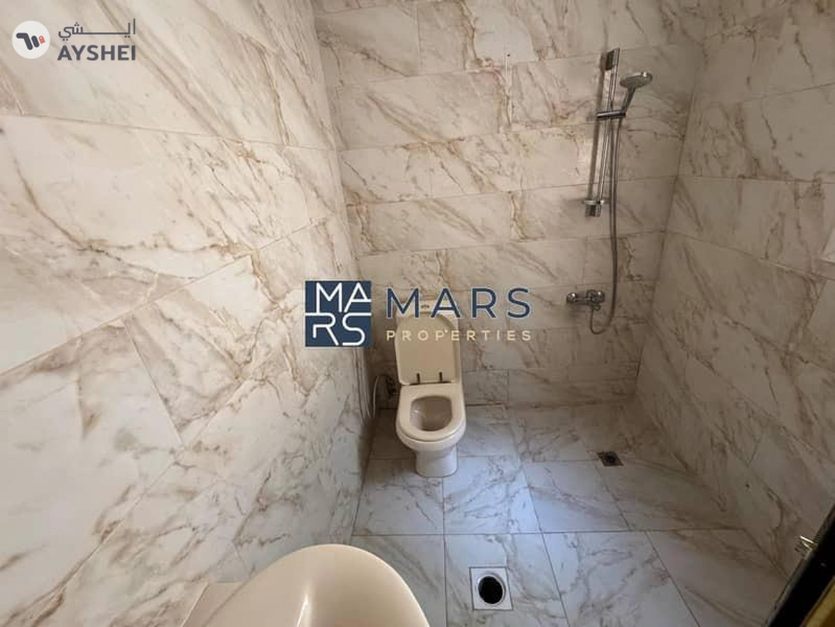 🌟 Luxurious 6-Bedroom Villa with Private Garden in Al Juraina-11-11