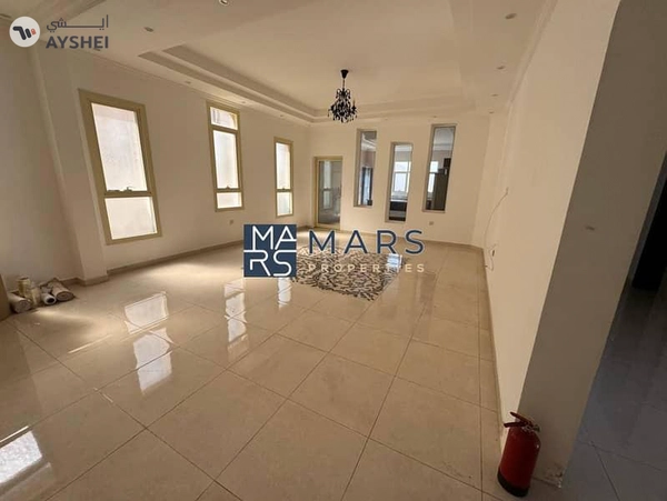 🌟 Luxurious 6-Bedroom Villa with Private Garden in Al Juraina