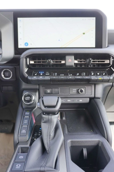 Toyota Prado PRADO FULL OPTION PETROL VXR 2.4T-12