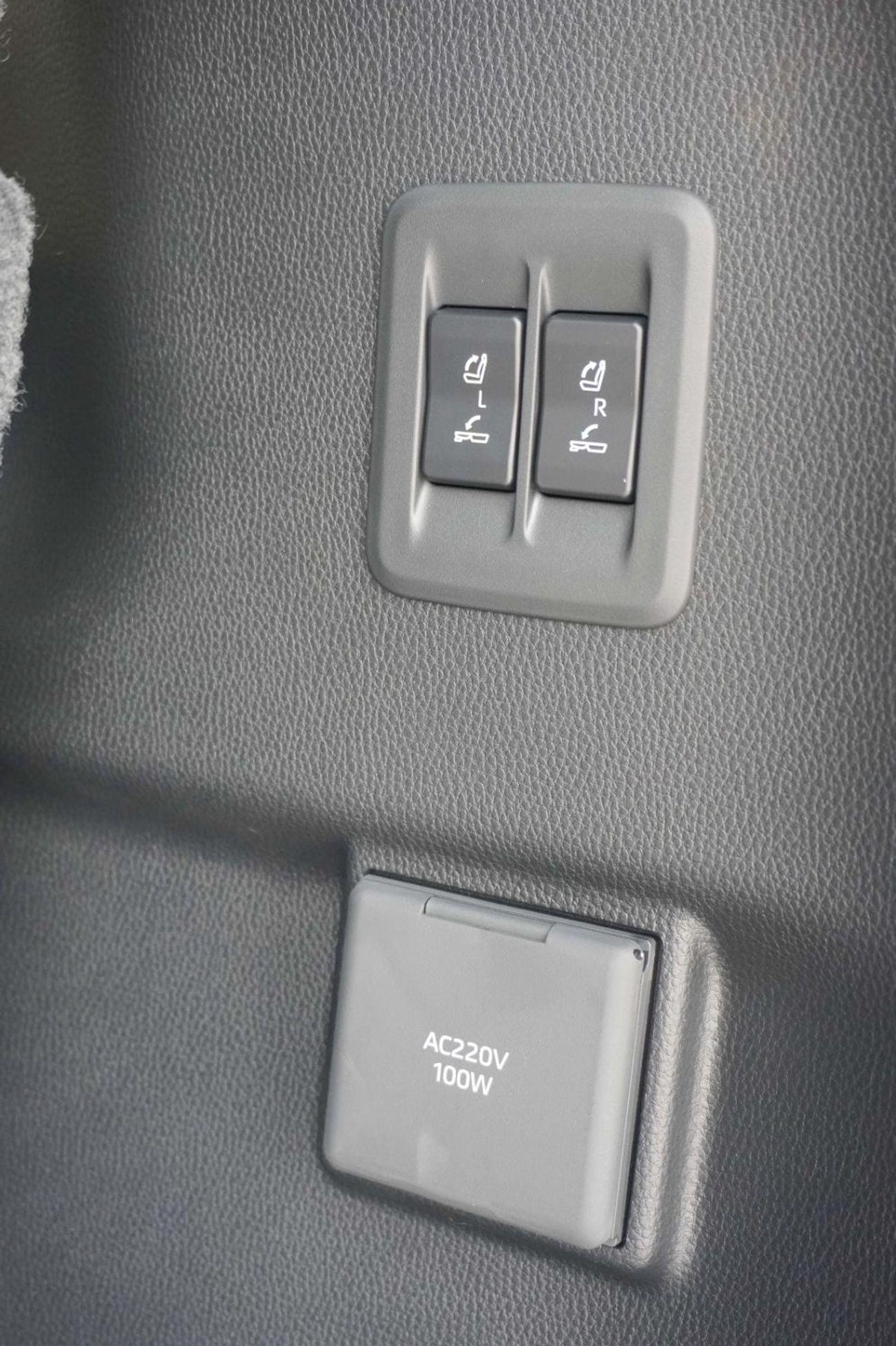 Toyota Prado PRADO FULL OPTION PETROL VXR 2.4T-15-0