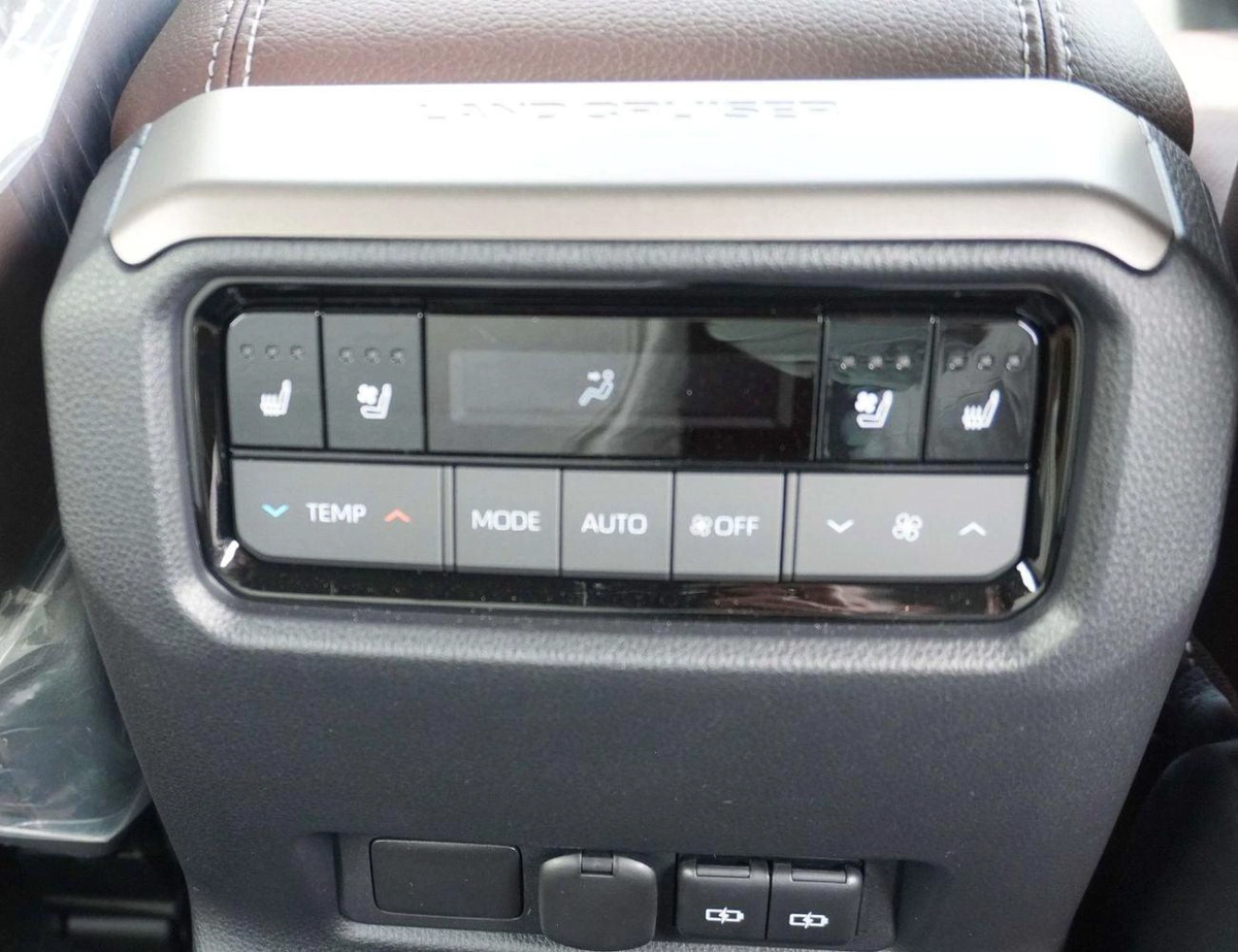Toyota Prado PRADO FULL OPTION PETROL VXR 2.4T-19-0