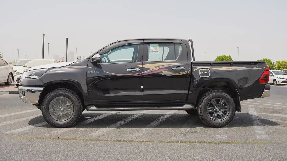 Toyota Hilux Double Cab DLS 2026 GCC Specs-3-3