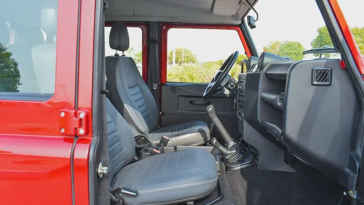 2016 Land Rover Defender 130 Soft Top (Red)-22-22