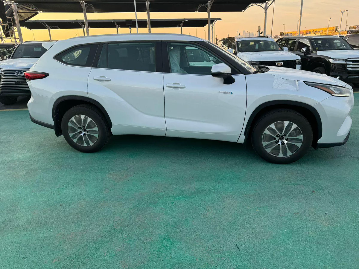 New 2023 Toyota Highlander-6-6