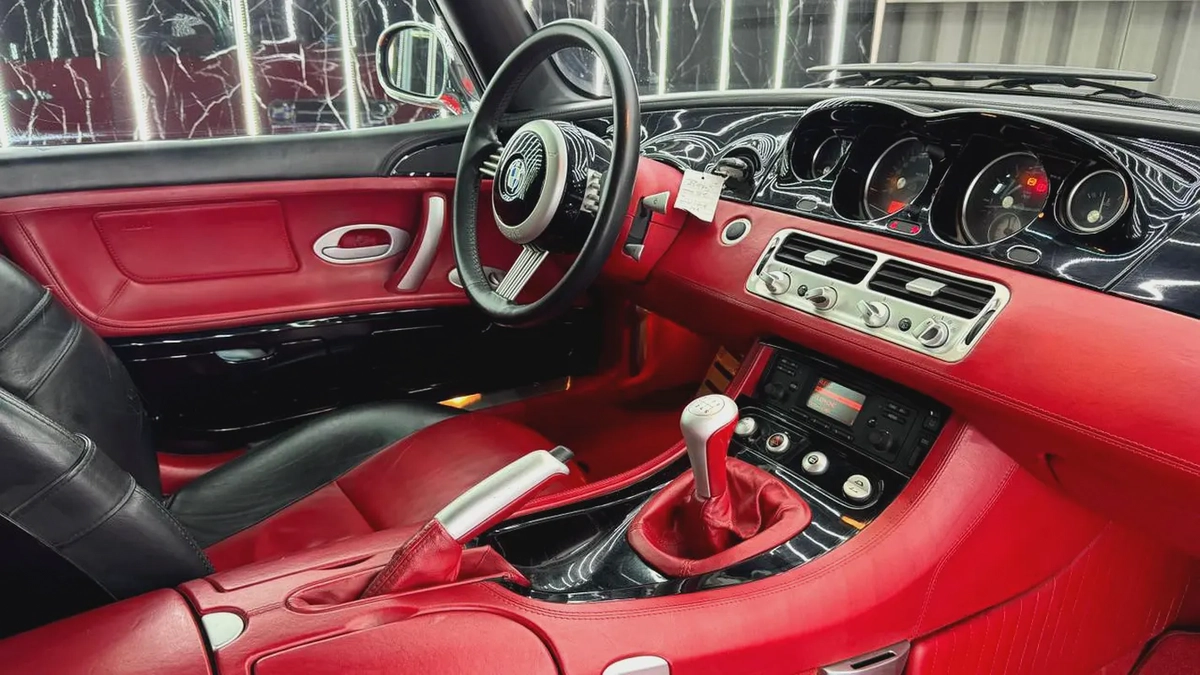 BMW Z8 2002 | GCC Specs | Excellent | 4.9L  V8 | 6 Speed Manual-16-16