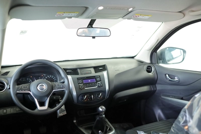 NISSAN NAVARA 2.5 PETROL SE 4X2 MT DC PLUS-22
