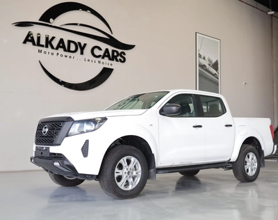 NISSAN NAVARA 2.5 PETROL SE 4X2 MT DC PLUS-0