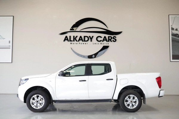 NISSAN NAVARA 2.5 PETROL SE 4X2 MT DC PLUS