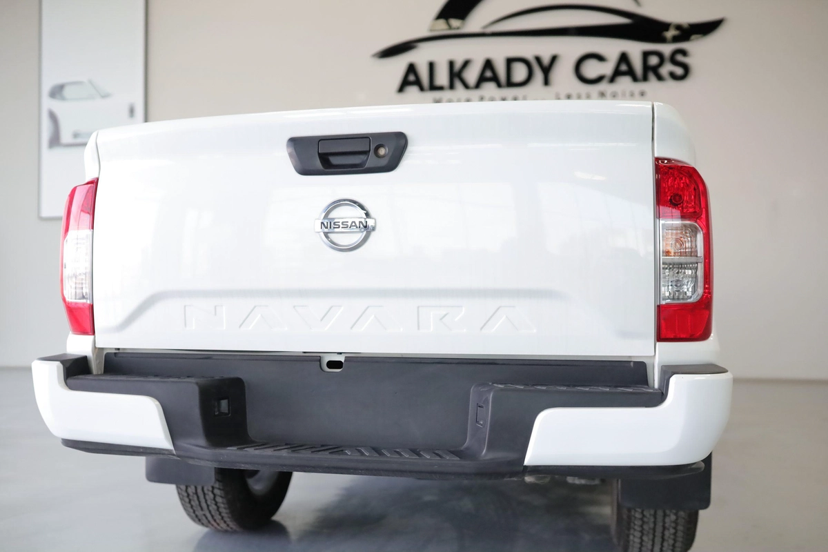 NISSAN NAVARA 2.5 PETROL SE 4X2 MT DC PLUS-12-12