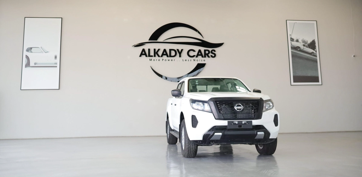 NISSAN NAVARA 2.5 PETROL SE 4X2 MT DC PLUS-9-9