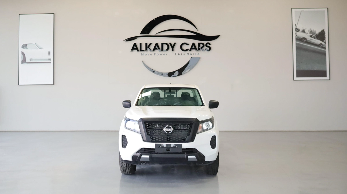 NISSAN NAVARA 2.5 PETROL SE 4X2 MT DC PLUS-2-2