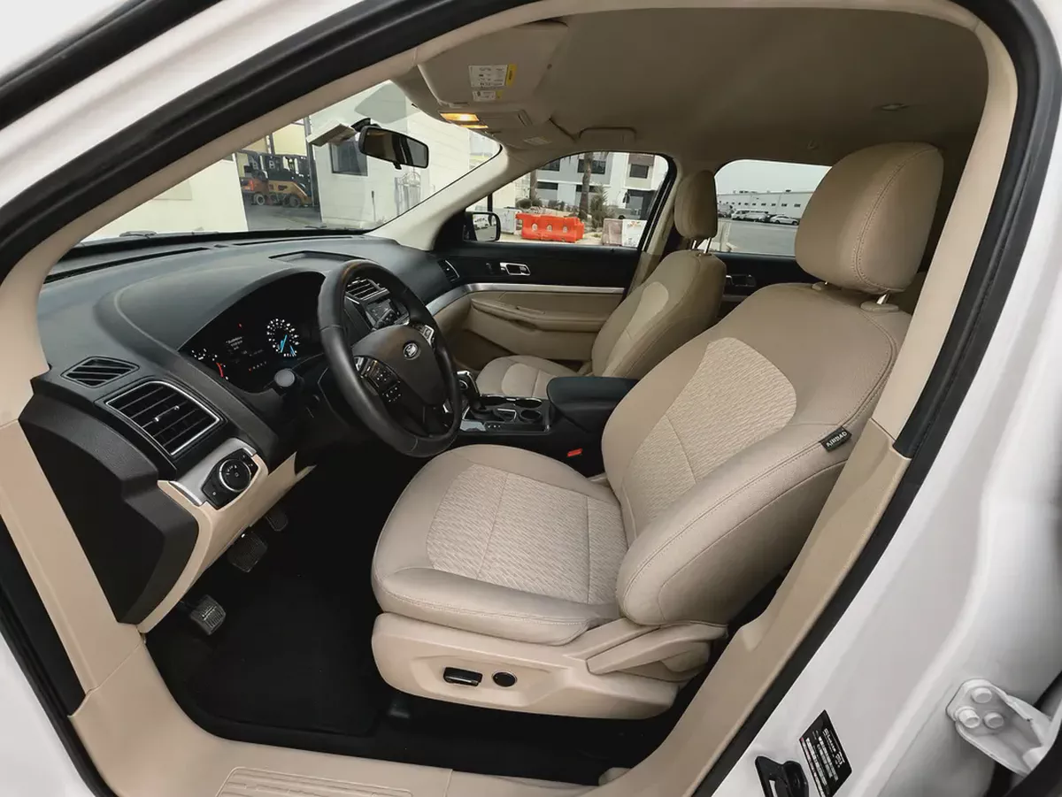 AED725 P.M |  Ford Explorer Base 2018 | GCC Specs | 3.5L V6  | Well Maintained-15-15