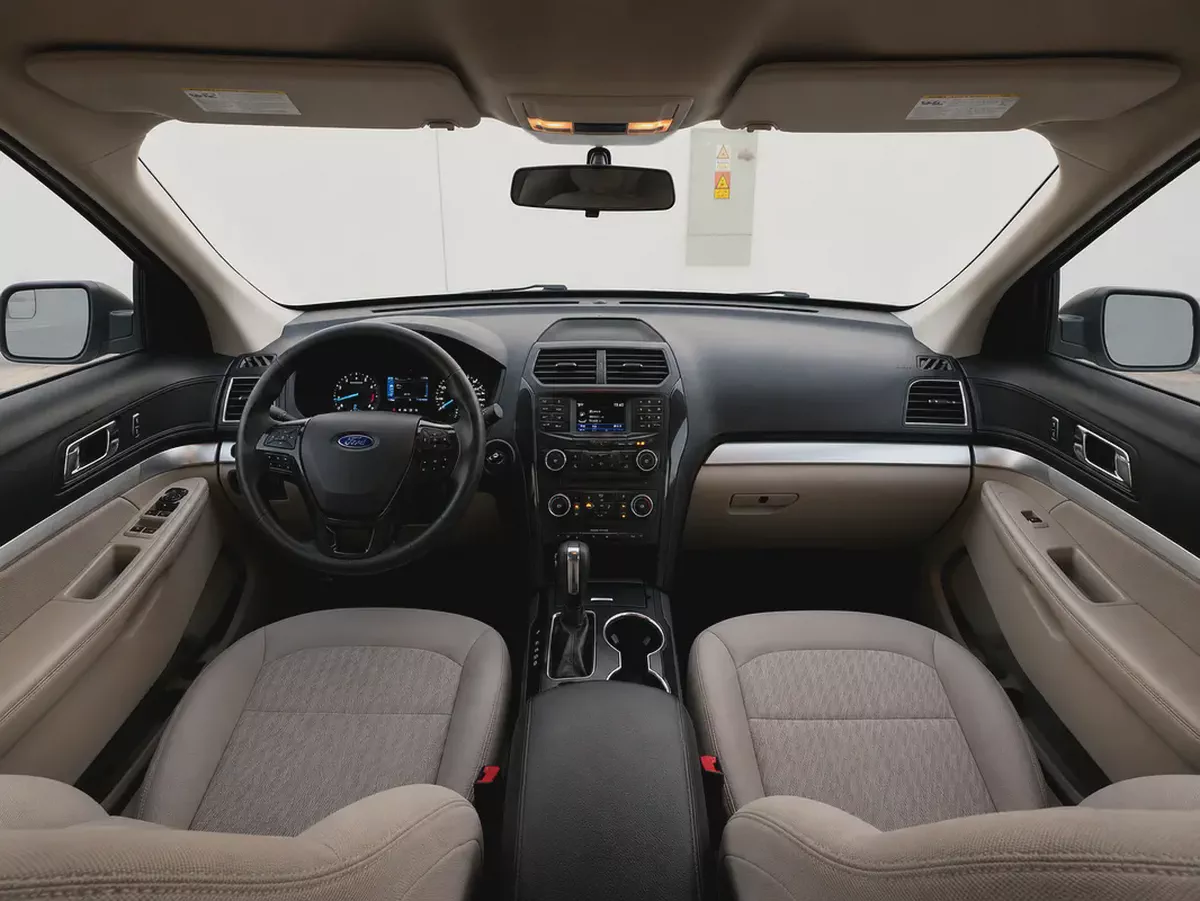 AED725 P.M |  Ford Explorer Base 2018 | GCC Specs | 3.5L V6  | Well Maintained-18-18