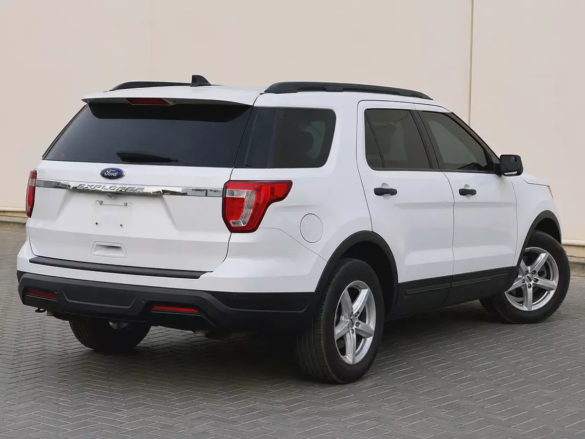 AED725 P.M |  Ford Explorer Base 2018 | GCC Specs | 3.5L V6  | Well Maintained-4-4