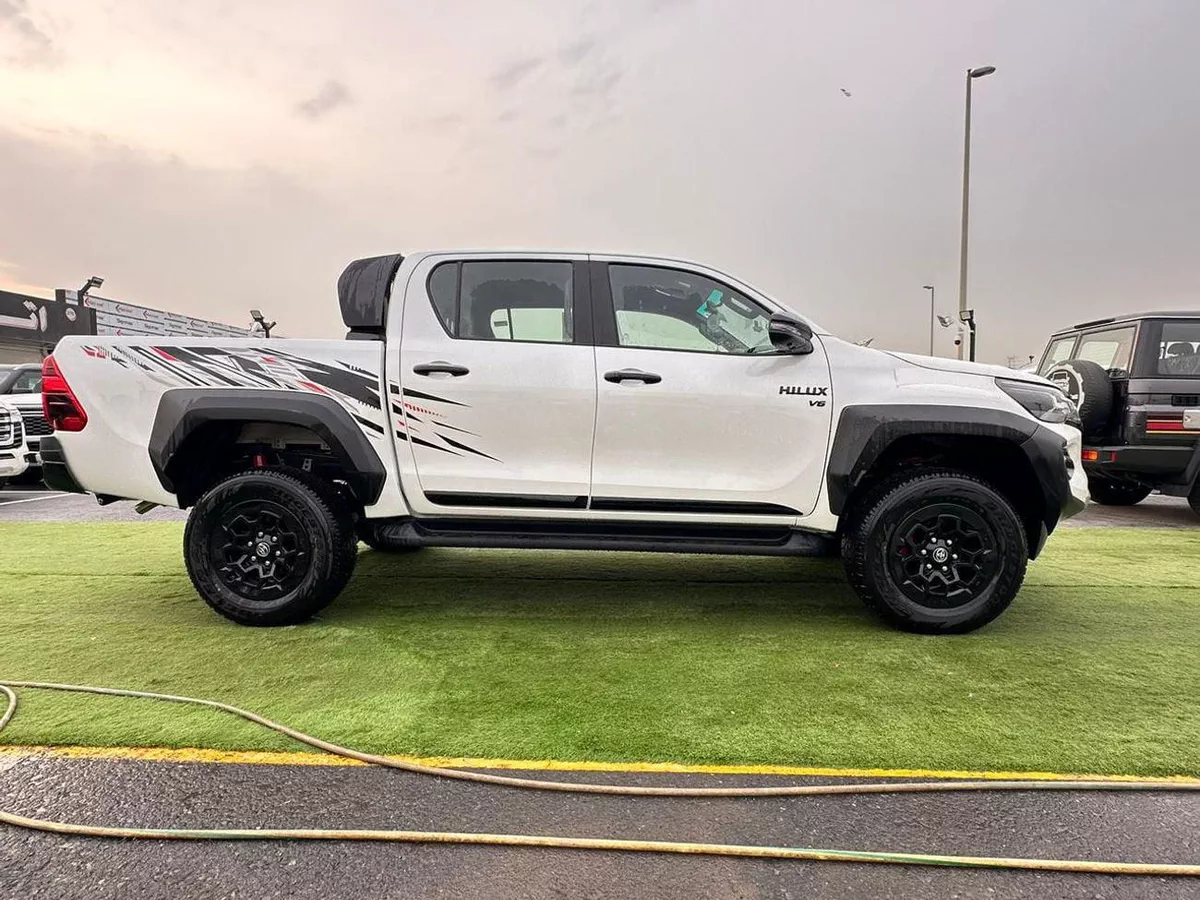 Toyota Hilux Toyota Hilux Gr Sport 4,0L Model 2026 Spec Saudi-12-0