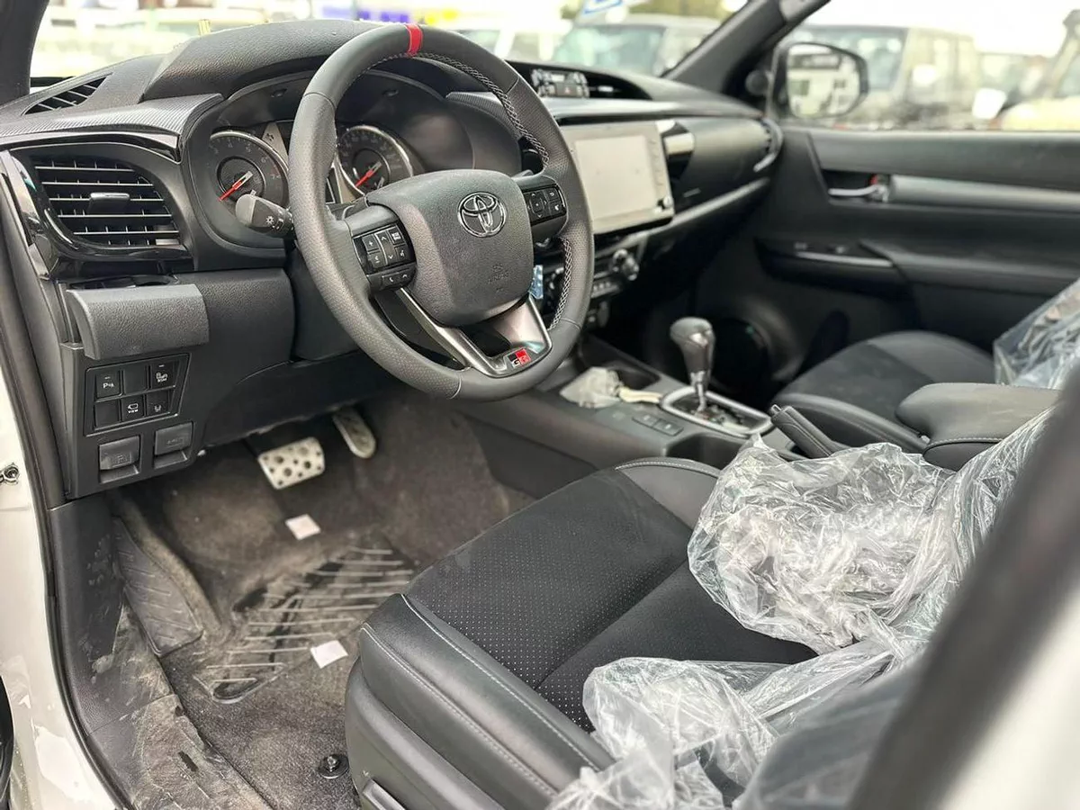 Toyota Hilux Toyota Hilux Gr Sport 4,0L Model 2026 Spec Saudi-6-0