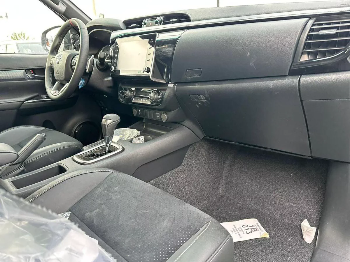 Toyota Hilux Toyota Hilux Gr Sport 4,0L Model 2026 Spec Saudi-7-0