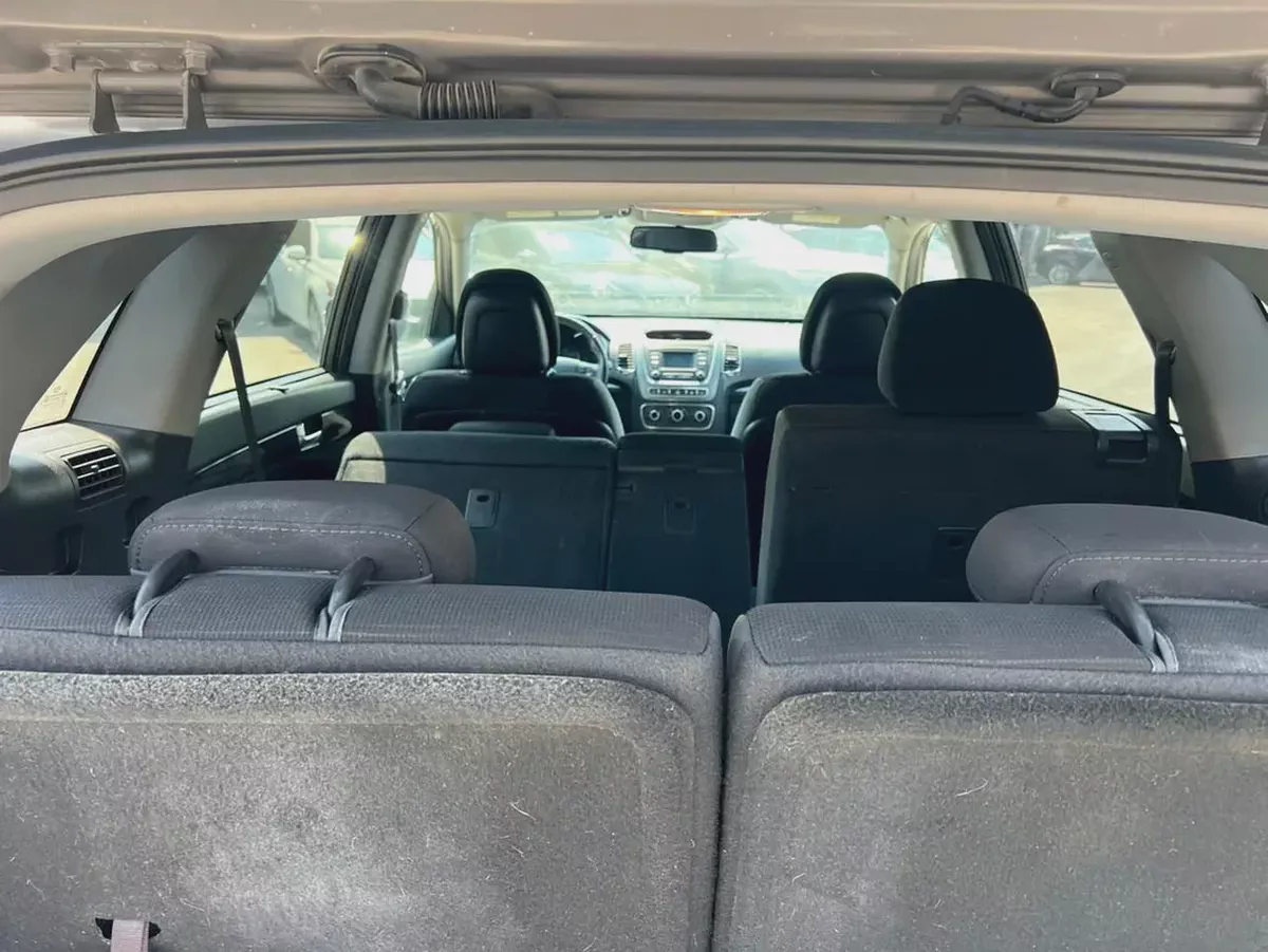 Kia Sorento EX 2014 - American Specs - Well Maintained-10-10
