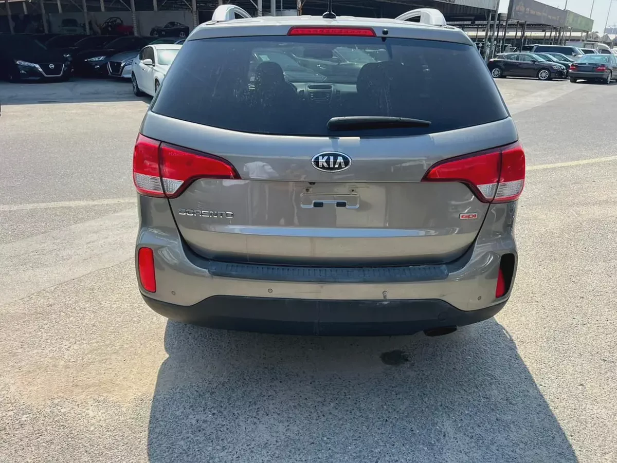 Kia Sorento EX 2014 - American Specs - Well Maintained-4-4